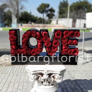 باكس LOVE رز هلندی قرمز گلبرگ فلوریست