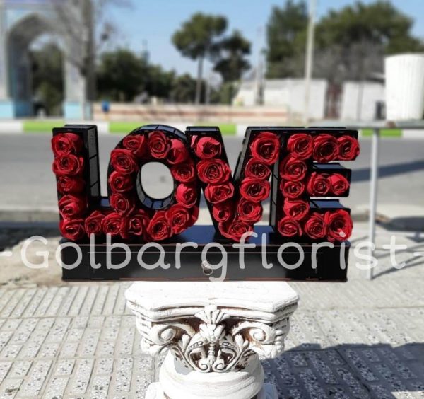 باكس LOVE رز هلندی قرمز گلبرگ فلوریست