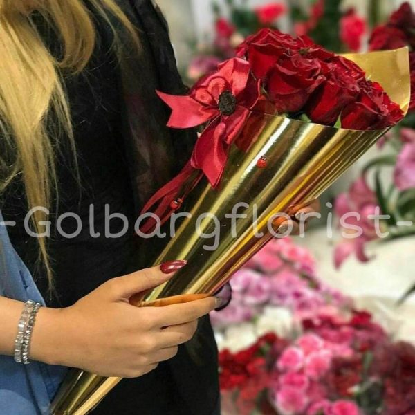 قيف طلايی رز هلندی قرمز گلبرگ فلوریست
